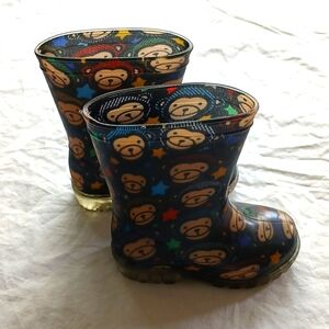 Brand new boy rainboot size 5T